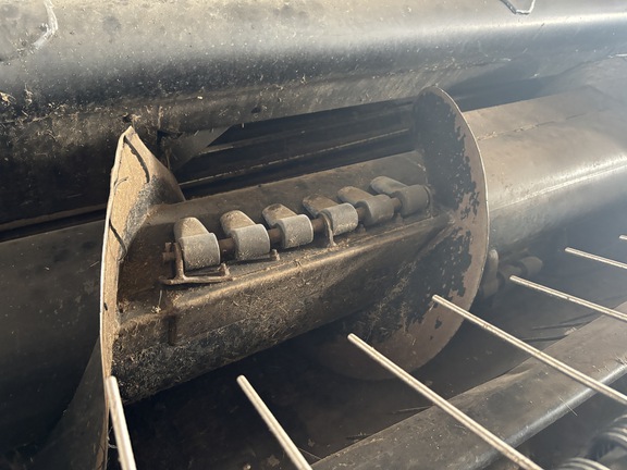 1999 MacDon 2930 Windrower