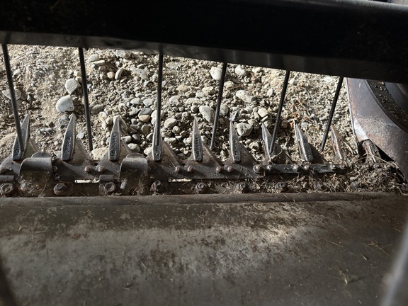 1999 MacDon 2930 Windrower