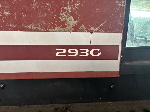 1999 MacDon 2930 Windrower