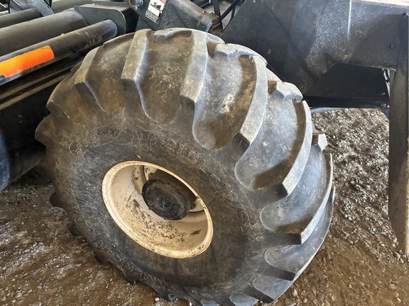 1999 MacDon 2930 Windrower