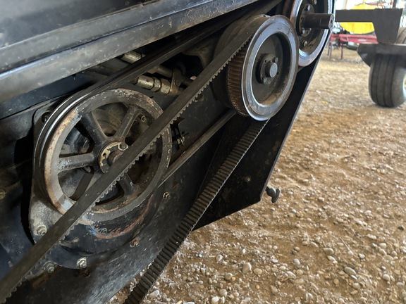 1999 MacDon 2930 Windrower