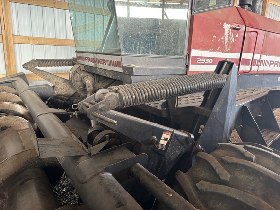 1999 MacDon 2930 Windrower