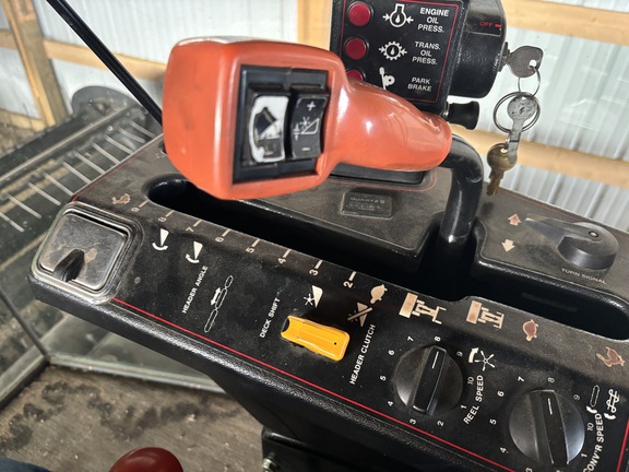 1999 MacDon 2930 Windrower