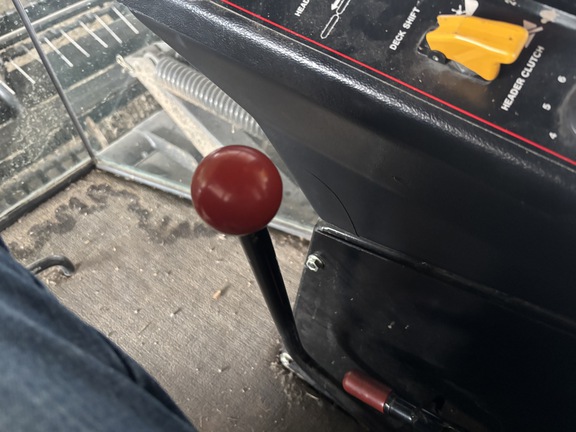 1999 MacDon 2930 Windrower