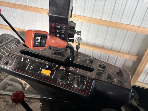 1999 MacDon 2930 Windrower