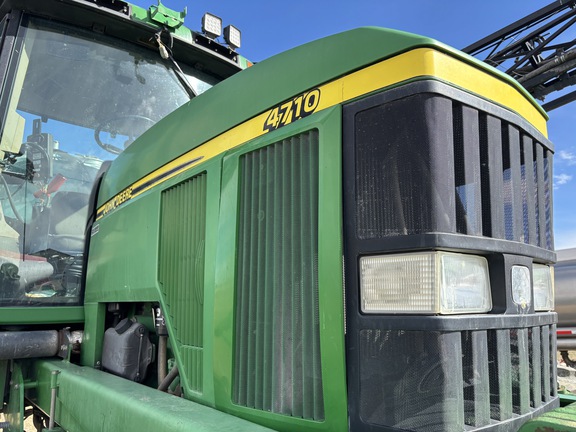 2001 John Deere 4710 Sprayer/High Clearance