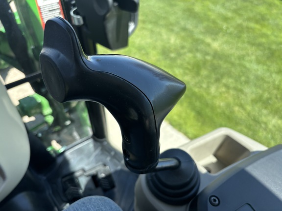 2024 John Deere 4066R Tractor Compact