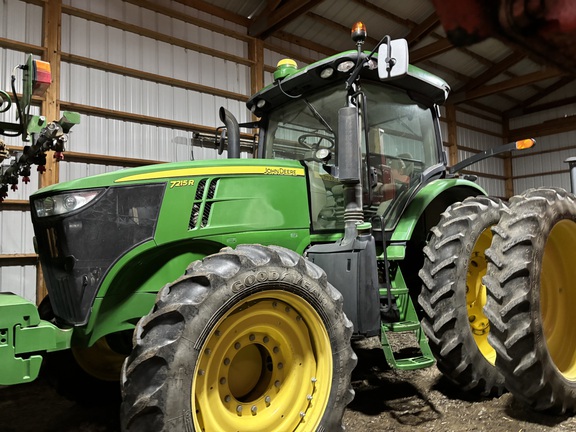 2012 John Deere 7215R Tractor