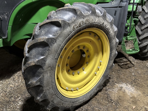 2012 John Deere 7215R Tractor