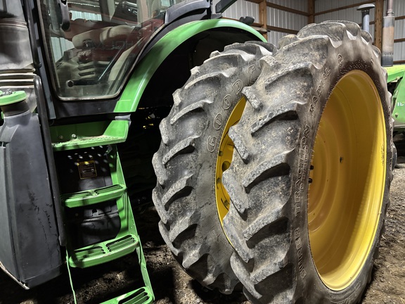 2012 John Deere 7215R Tractor
