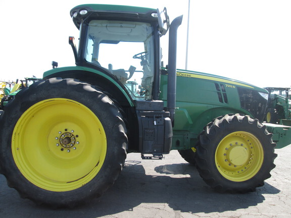2012 John Deere 7215R Tractor