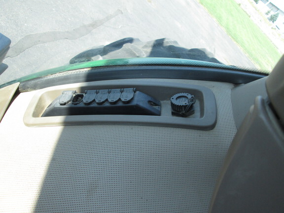 2012 John Deere 7215R Tractor