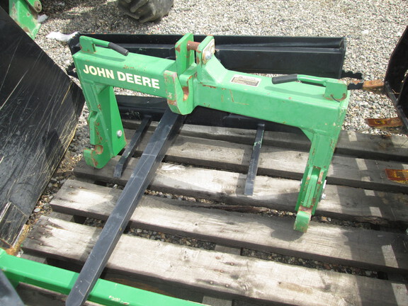 2010 John Deere 5101E Tractor