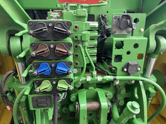 2013 John Deere 7260R Tractor
