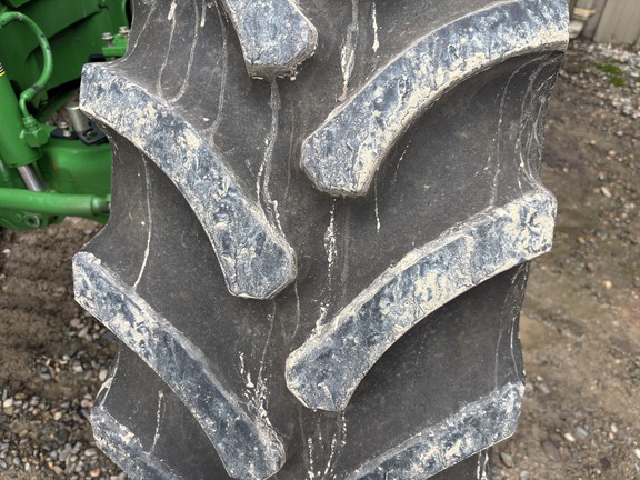 2013 John Deere 7260R Tractor