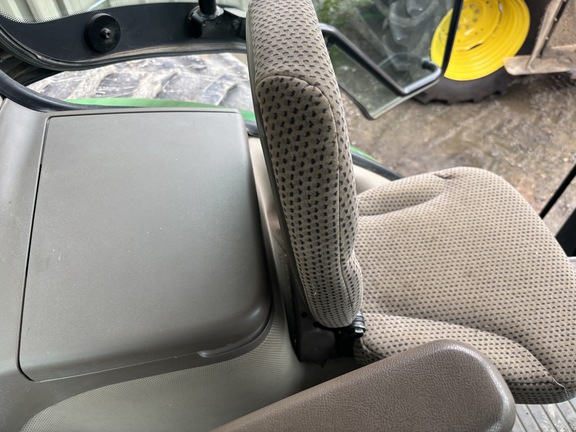 2013 John Deere 7260R Tractor