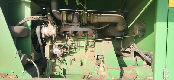 2008 John Deere 4895 Windrower