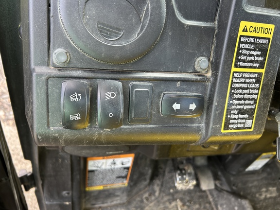 2018 John Deere XUV 835M ATV