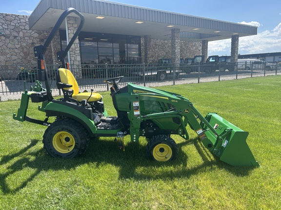 2018 John Deere 1025R Tractor Compact