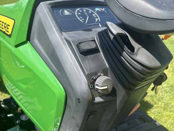 2018 John Deere 1025R Tractor Compact