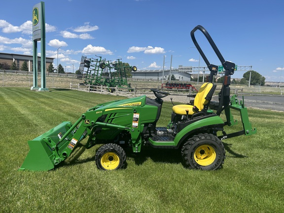 2018 John Deere 1025R Tractor Compact