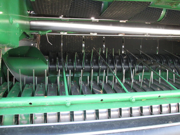 2023 John Deere 560M Baler/Round