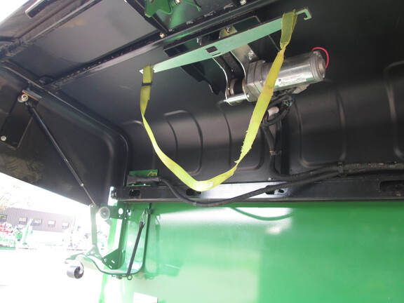 2023 John Deere 560M Baler/Round