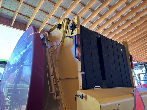 2023 New Holland Rollbelt 560 Baler/Round