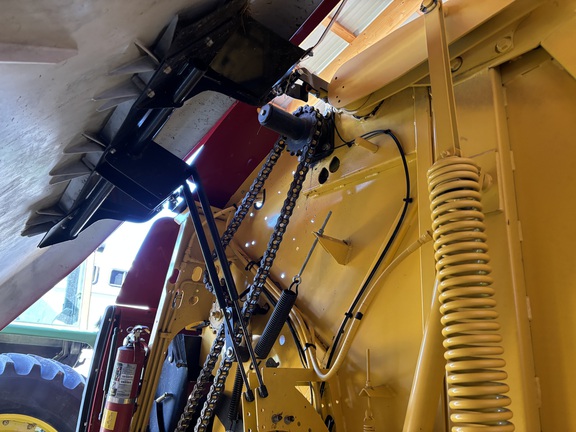 2023 New Holland Rollbelt 560 Baler/Round