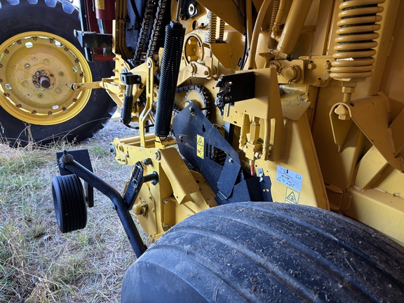 2023 New Holland Rollbelt 560 Baler/Round