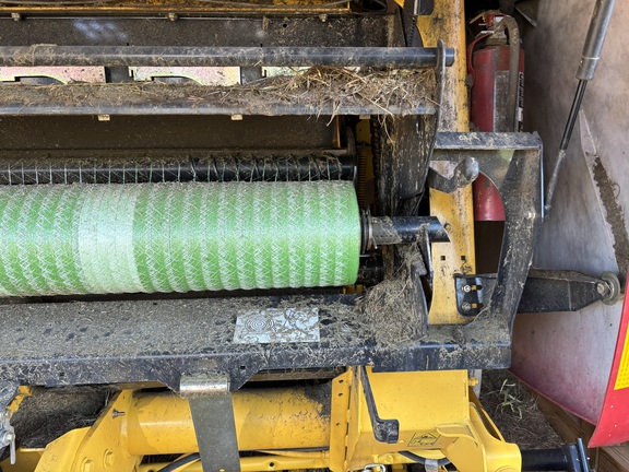 2023 New Holland Rollbelt 560 Baler/Round