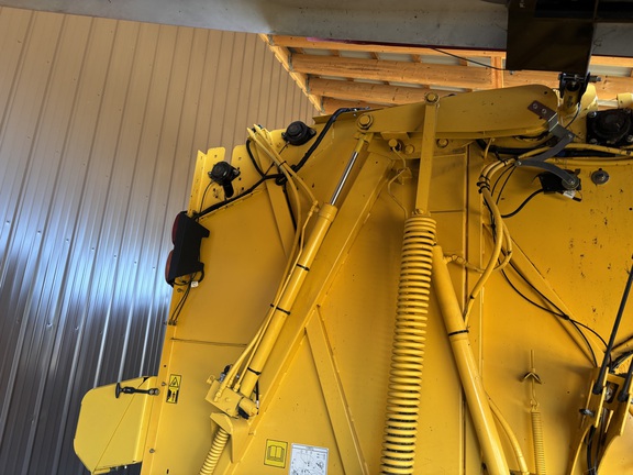 2023 New Holland Rollbelt 560 Baler/Round