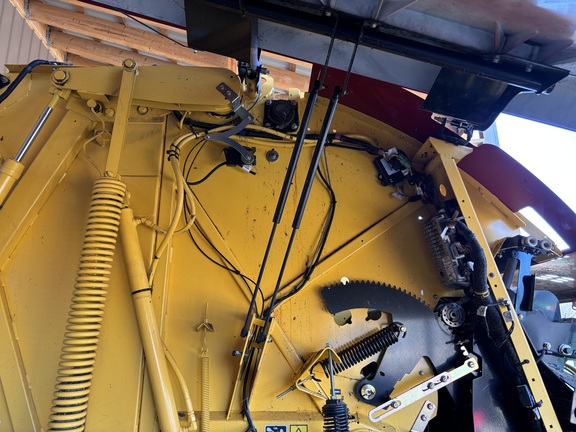 2023 New Holland Rollbelt 560 Baler/Round