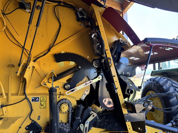 2023 New Holland Rollbelt 560 Baler/Round