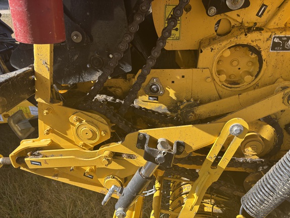 2022 New Holland Rollbelt 560 Baler/Round