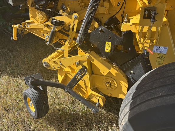 2022 New Holland Rollbelt 560 Baler/Round