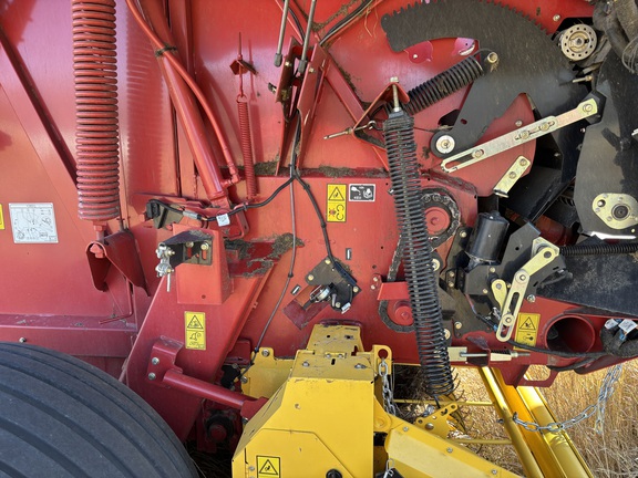 2021 New Holland Rollbelt 560 Baler/Round