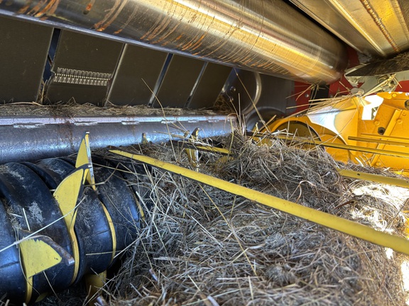 2021 New Holland Rollbelt 560 Baler/Round
