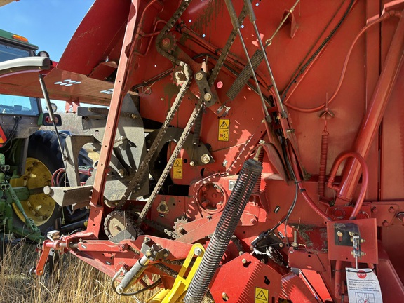 2021 New Holland Rollbelt 560 Baler/Round