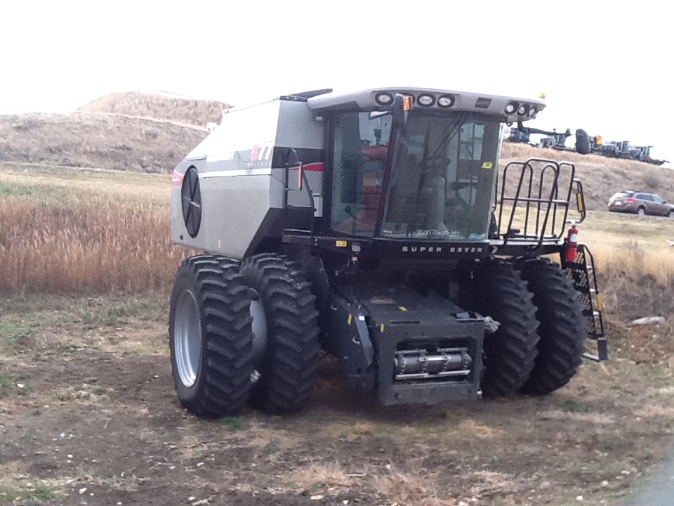 2012 AGCO Gleaner S77 Combine