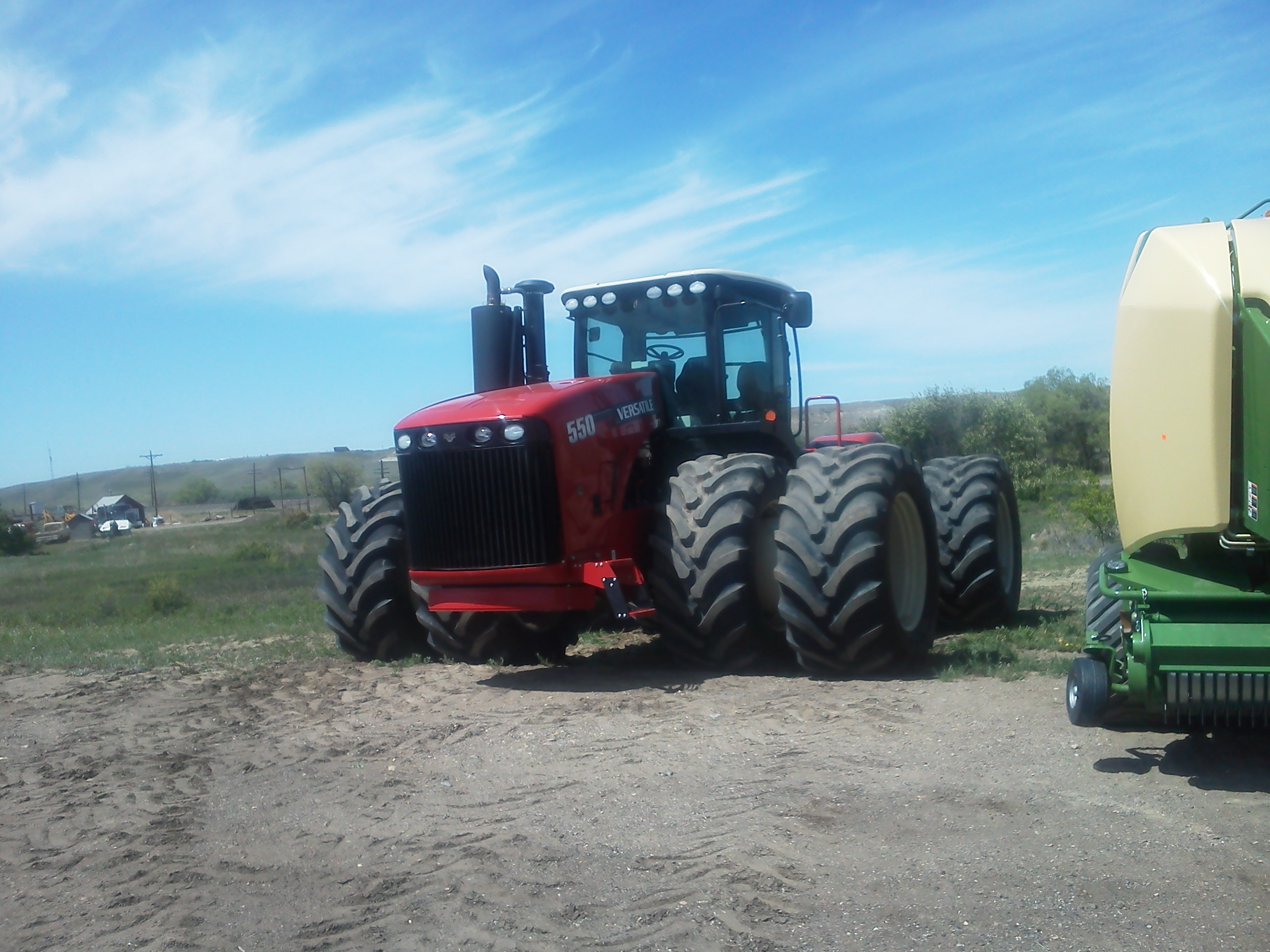 2013 Versatile 550 Tractor 4WD