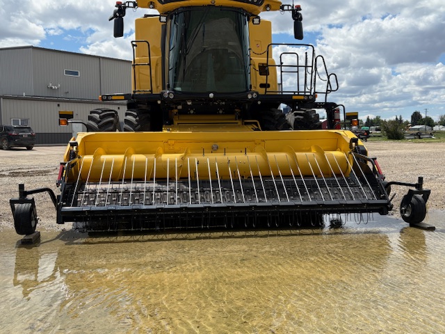 2022 New Holland 790CP Header Pickup