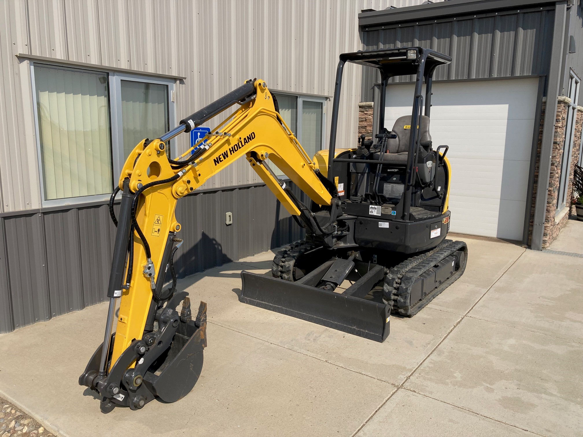 2023 New Holland E26C Excavator Mini