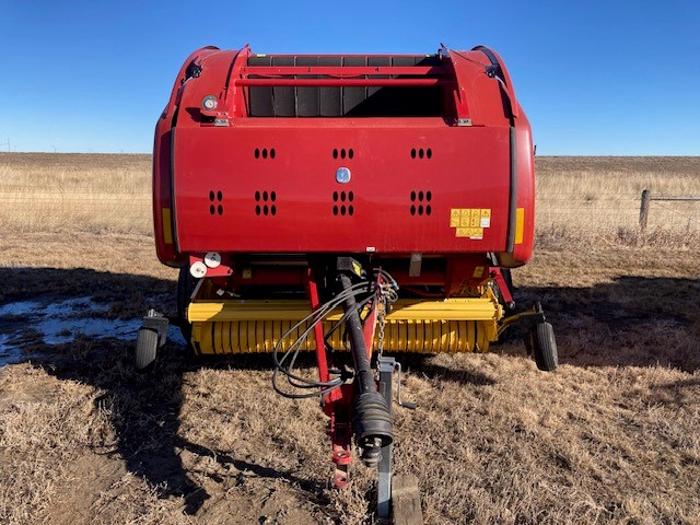 2016 New Holland Rollbelt 560 Baler/Round