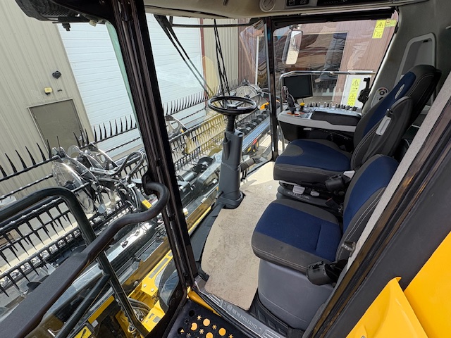 2022 New Holland CR8.90 Combine