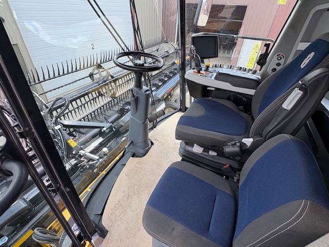 2022 New Holland CR8.90 Combine