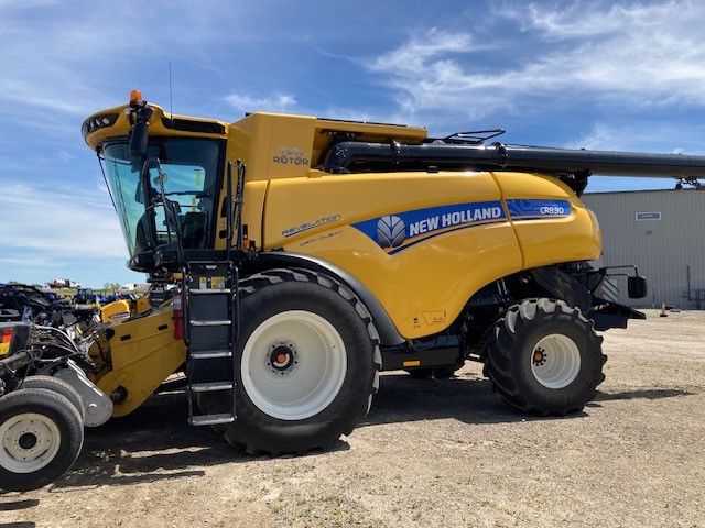 2022 New Holland CR8.90 Combine