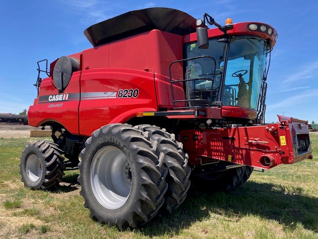 2013 Case IH 8230 Combine