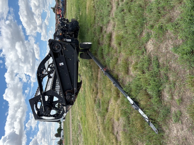 2009 MacDon D60-45 Header Combine