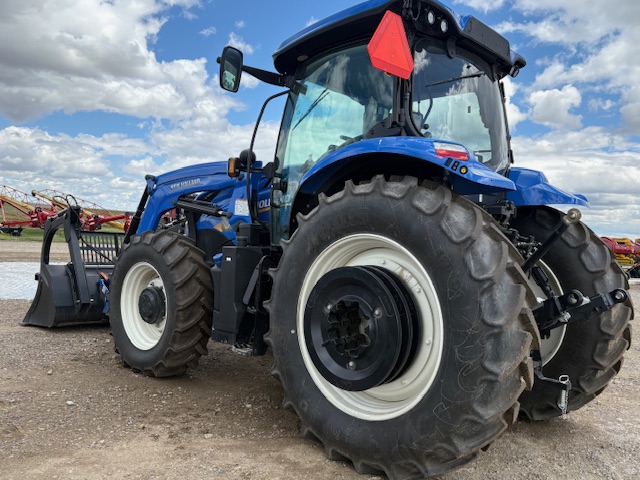2025 New Holland T6.180 EC 6CYL STG5 Tractor
